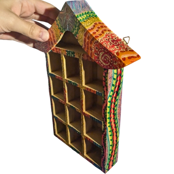 ♻️Riri Créativity | Hand-drawn Colorful Wooden House Shaped Mini Shelf Signed♻️ - Picture 7 of 11